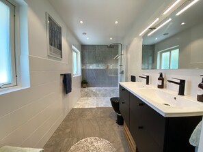 Shower, towels
