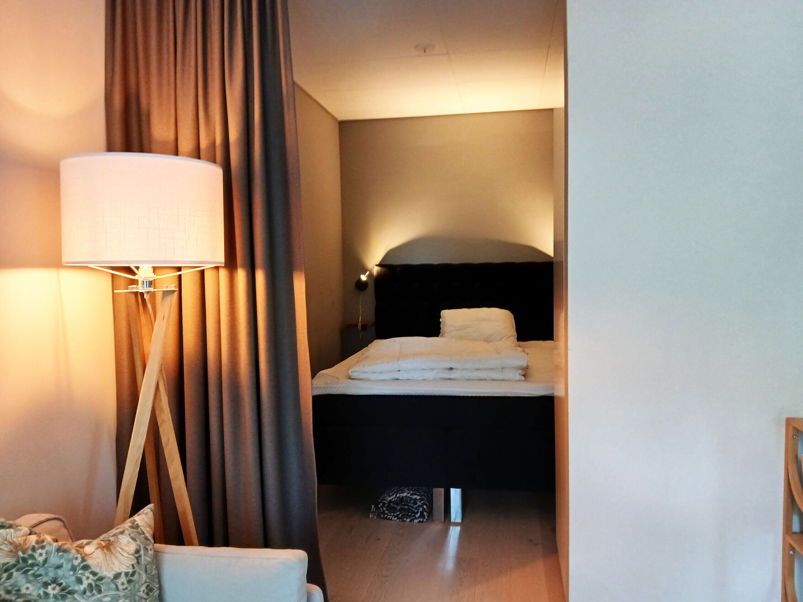 Iron/ironing board, free WiFi