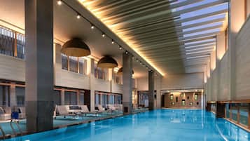 Una piscina techada