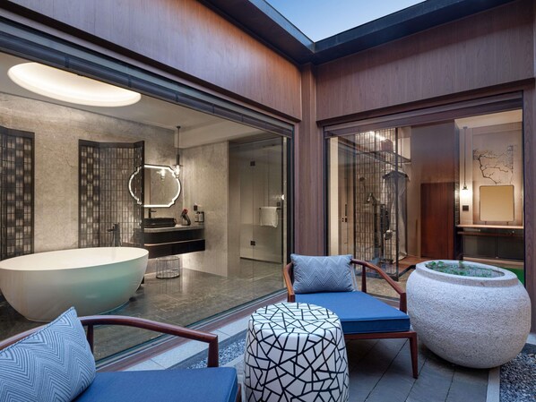 Minibar, in-room safe, blackout drapes, iron/ironing board - Dangkou Ancient Town Hotel Wuxi - Mgallery Collection (Wuxi)