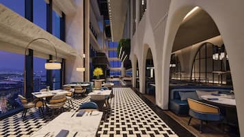 3 restaurants, breakfast, lunch, dinner served; Italian cuisine