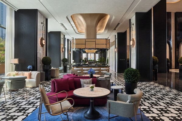 3 restauranter, frokost, lunsj og middag serveres, italienske retter