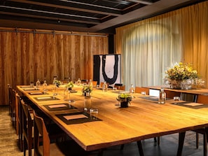Meeting facility