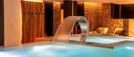 Sauna, hot tub, steam room, Turkish bath/hammam, body treatments