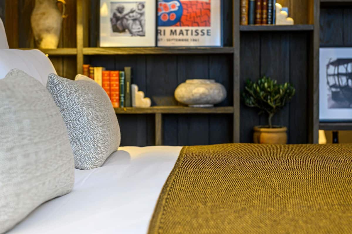 Presidential Suite, 1 King Bed, Balcony, Pool View | Premium bedding, free minibar items, in-room safe, blackout drapes