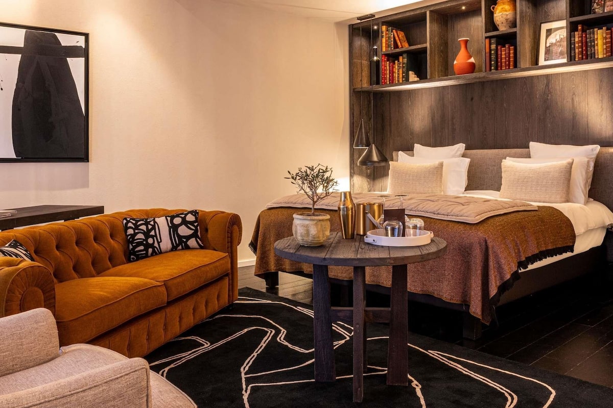 Presidential Suite, 1 King Bed, Balcony, Pool View | Premium bedding, free minibar items, in-room safe, blackout drapes