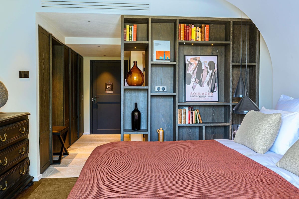 Superior Room, 1 King Bed | Premium bedding, free minibar items, in-room safe, blackout drapes
