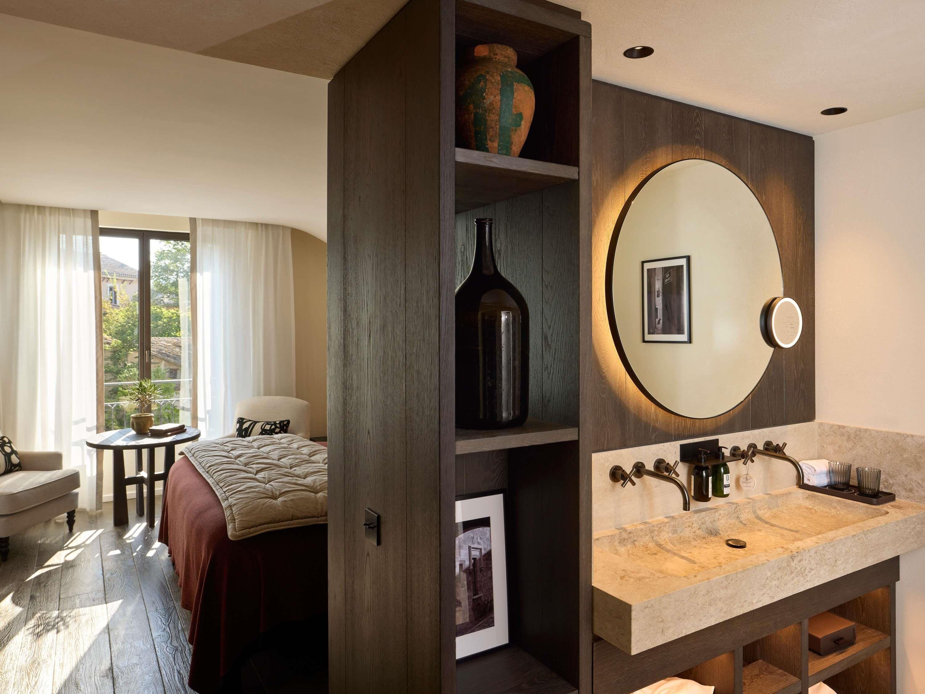Premium bedding, free minibar items, in-room safe, blackout drapes