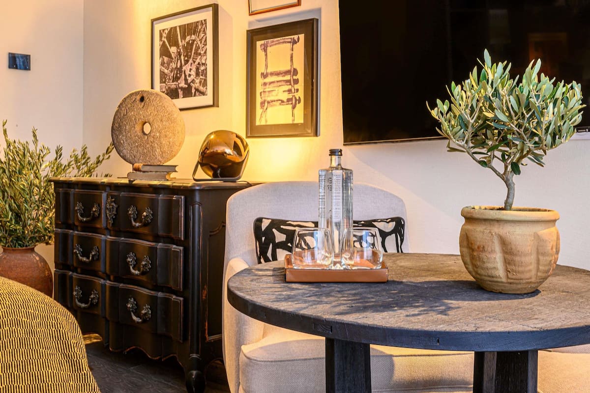 Premium bedding, free minibar items, in-room safe, blackout drapes