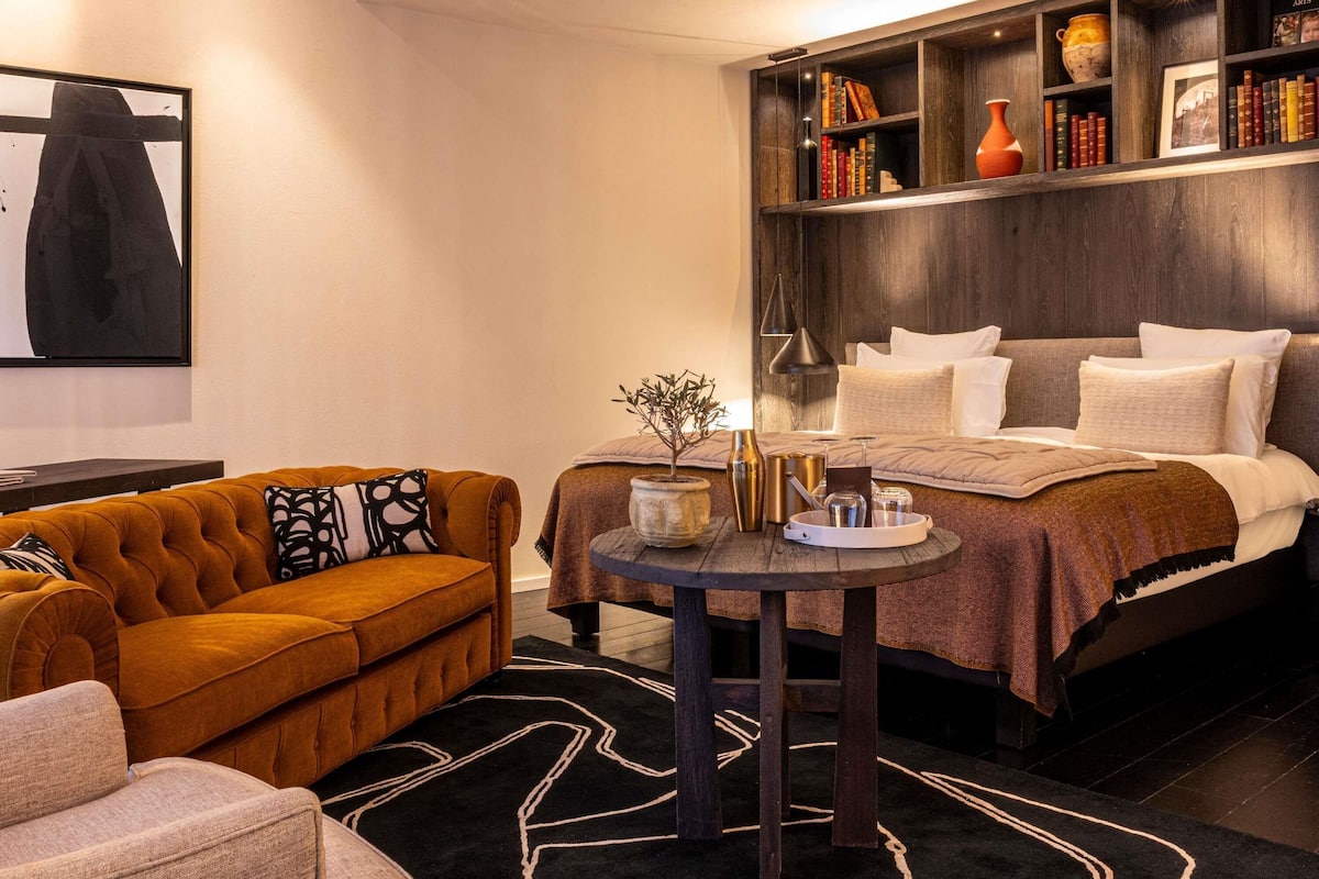 Presidential Suite, 1 King Bed, Balcony, Pool View | Premium bedding, free minibar items, in-room safe, blackout drapes