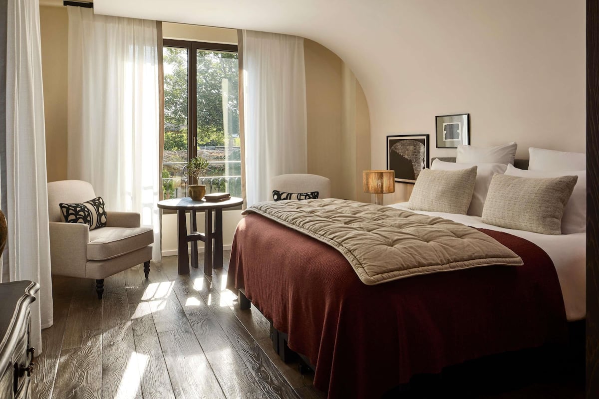 Chambre Exécutive, 1 très grand lit