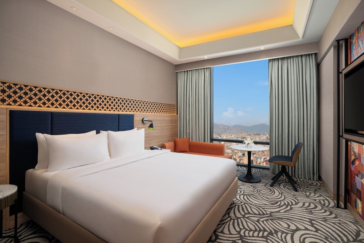 Phòng phong cách cổ điển, 1 giường cỡ king | Minibar, két bảo mật tại phòng, bàn 