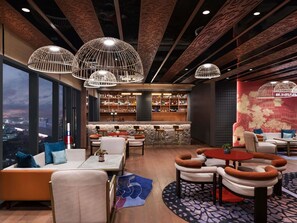 2 Bars/Lounges, Poolbar