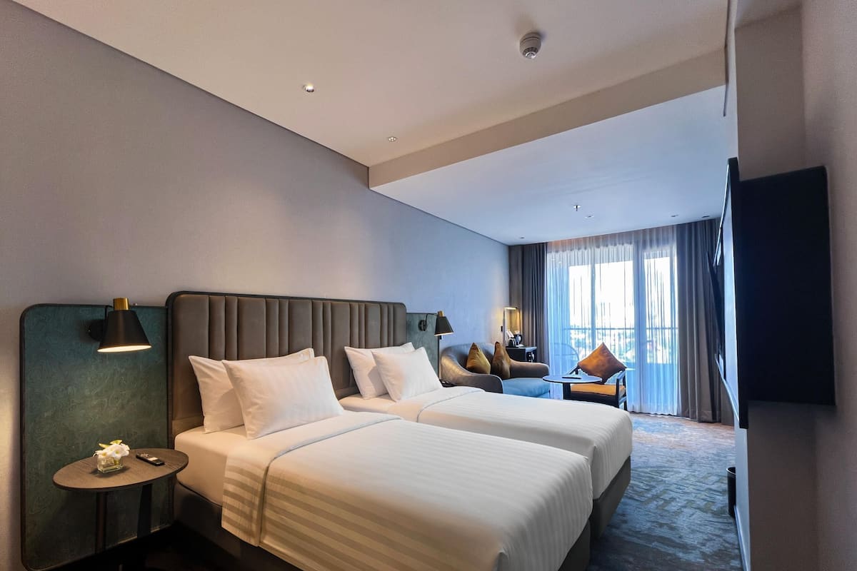 Privilege, Quarto superluxo, 2 camas de solteiro, sacada | Roupas de cama premium, Wi-Fi de cortesia, roupa de cama