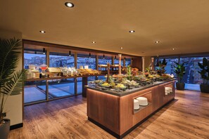 Daily buffet breakfast for a fee - Novotel Istanbul Bomonti (Istanbul)