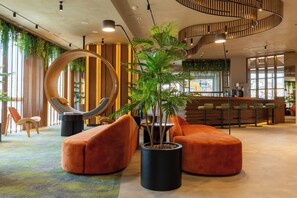 Lobby sitting area - Novotel Istanbul Bomonti (Istanbul)