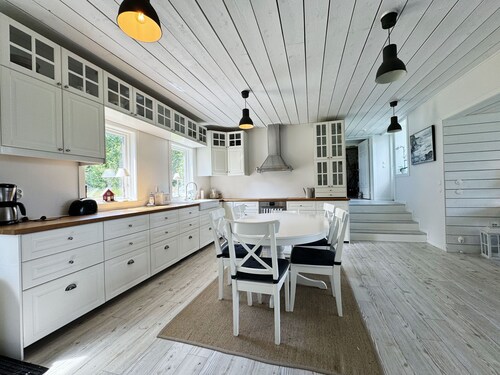 Nice house with sea view on Marstrand | SE09064