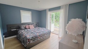 4 bedrooms, iron/ironing board, free WiFi - Beautiful holiday home with completely secluded location in scenic Vallda | SE02095 (Vallda)