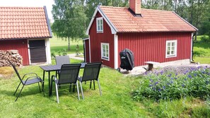Outdoor dining - Charming Golftorpet in Mjölby | SE10021 (Mjölby)
