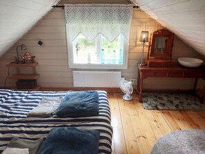 2 chambres, fer et planche à repasser, accès au Wi-Fi (inclus)