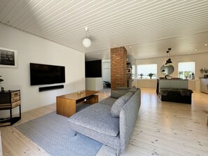 TV, fireplace - Lovely villa with a good standard in Karlsborg | SE08057 (Karlsborg)