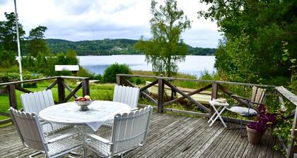 Schönes Ferienhaus auf einem Seegrundstück am See Bunn außerhalb von Gränna | SE05077