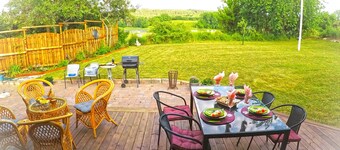 Scenic accommodation in well-equipped villa with lake view | SE08047