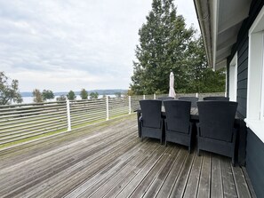 Outdoor dining - Cozy cottage with a view of Teåkersjön | SE17014 (Dalskog)