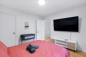 3 bedrooms, iron/ironing board, free WiFi, bed sheets