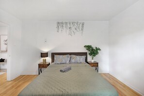 3 bedrooms, iron/ironing board, free WiFi, bed sheets - Welcome to our newly renovated 3-bedroom apartment in the heart of st Henri (Montréal)
