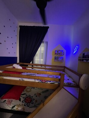 3 chambres, fer et planche à repasser, Wi-Fi, literie fournie