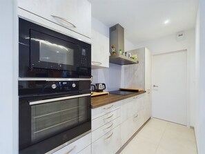 Réfrigérateur, micro-ondes, four, lave-vaisselle