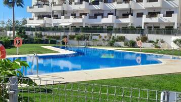 Apartment | Pool | Outdoor pool