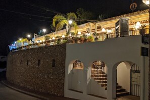 House | Bahagian luar