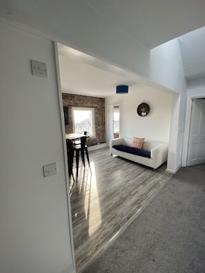 Appartement Familial, salle de bains attenante, vue mer (3 Bedroom apartment) | Bar lounge