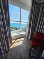 Suite superior, baño privado, vistas al mar | Wifi gratis
