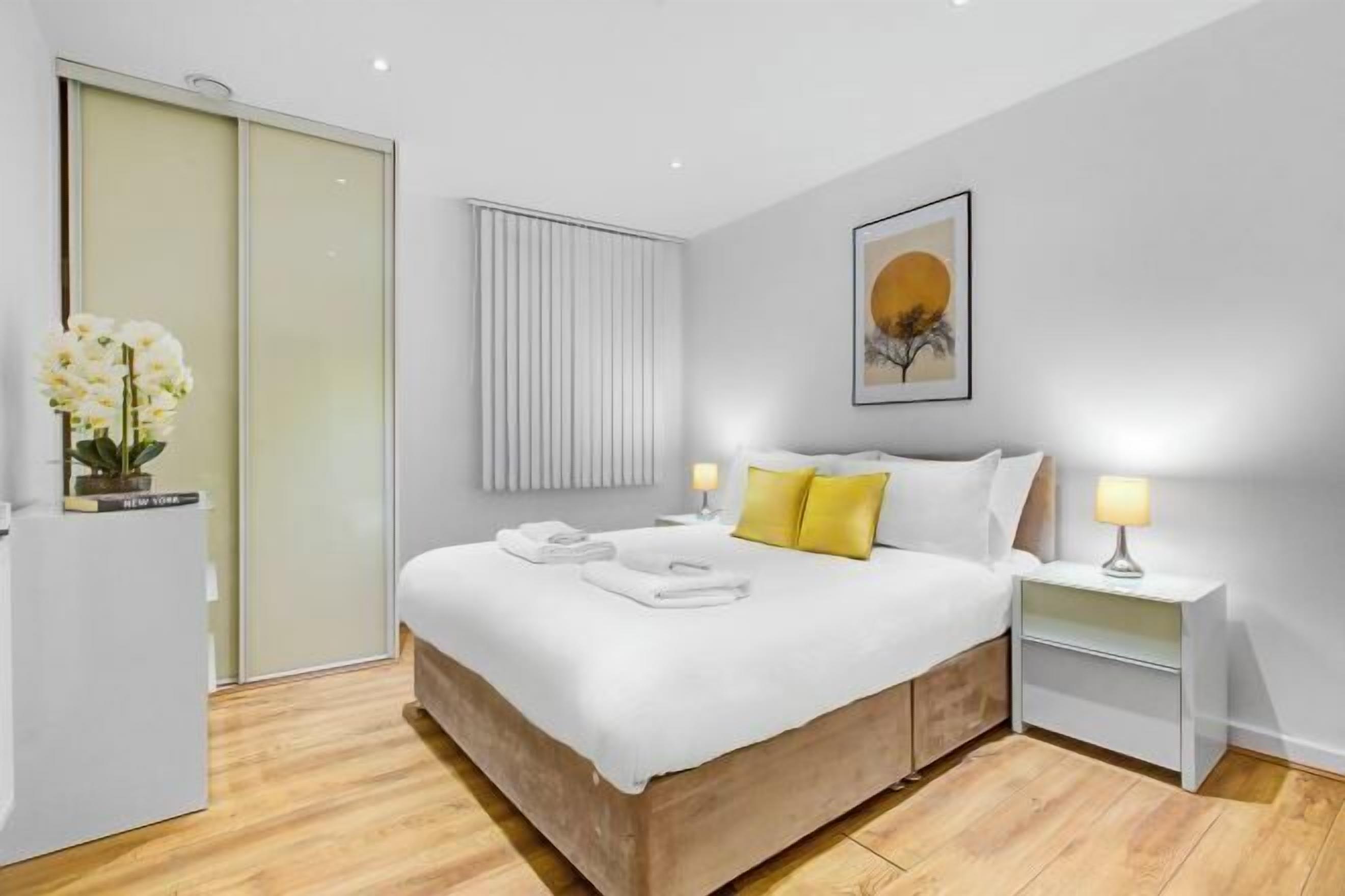 Bureau, espace de travail pour ordinateur portable