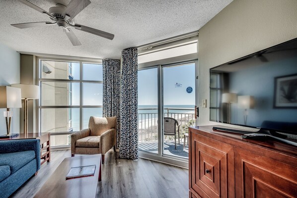 Smart-TV, DVD-spiller og stereoanlegg