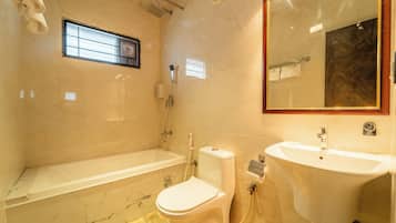 Luxury Apartment | Bathroom