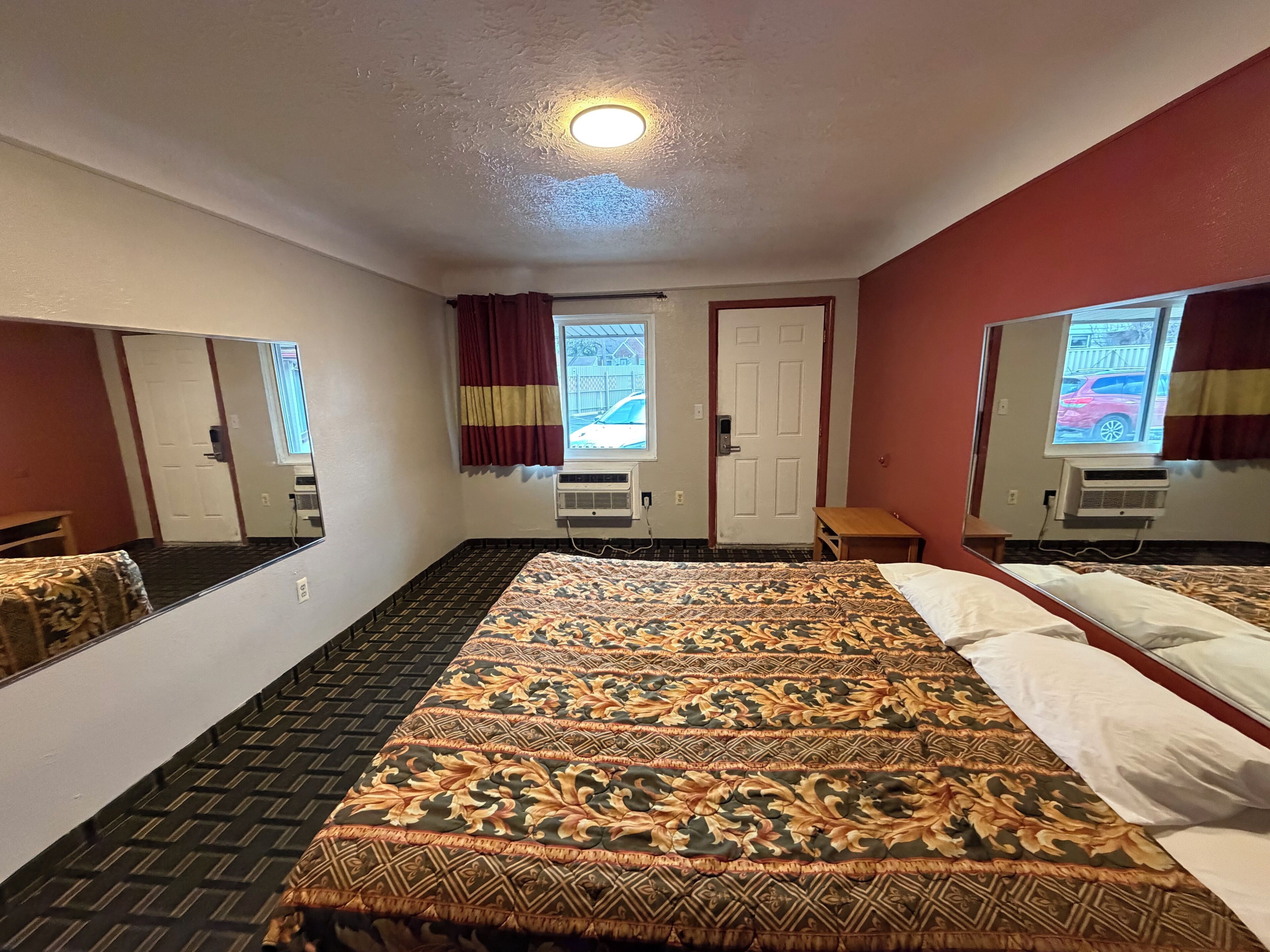 Chambre, 1 très grand lit | Wi-Fi gratuit