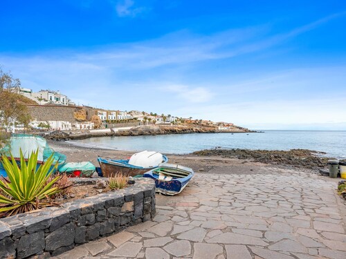 Traditional Canary house next to the Beach