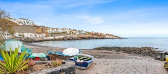 Traditional Canary house next to the Beach