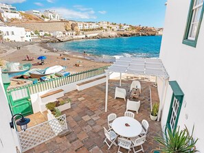 Outdoor dining - Traditional Canary beach house (Porís de Abona, Arico)