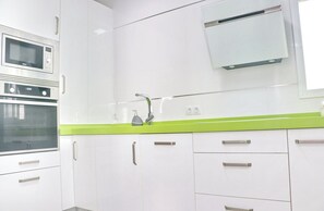 Frigorifero, microonde, forno, macchina per tè/caffè