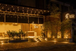 Front of property - Ravo Hotel (Galle)