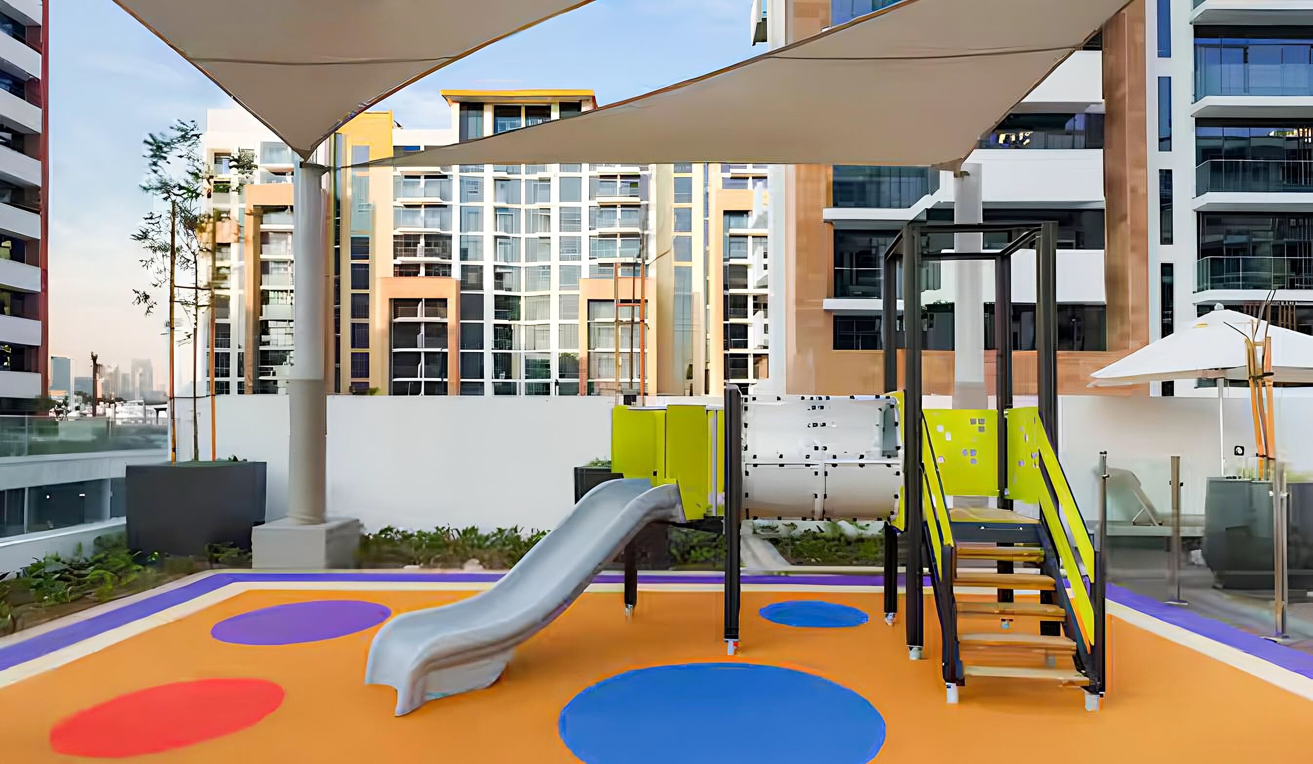 Área de juegos infantiles al aire libre
