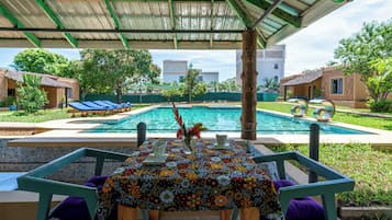 Café da manhã completo grátis todos os dias