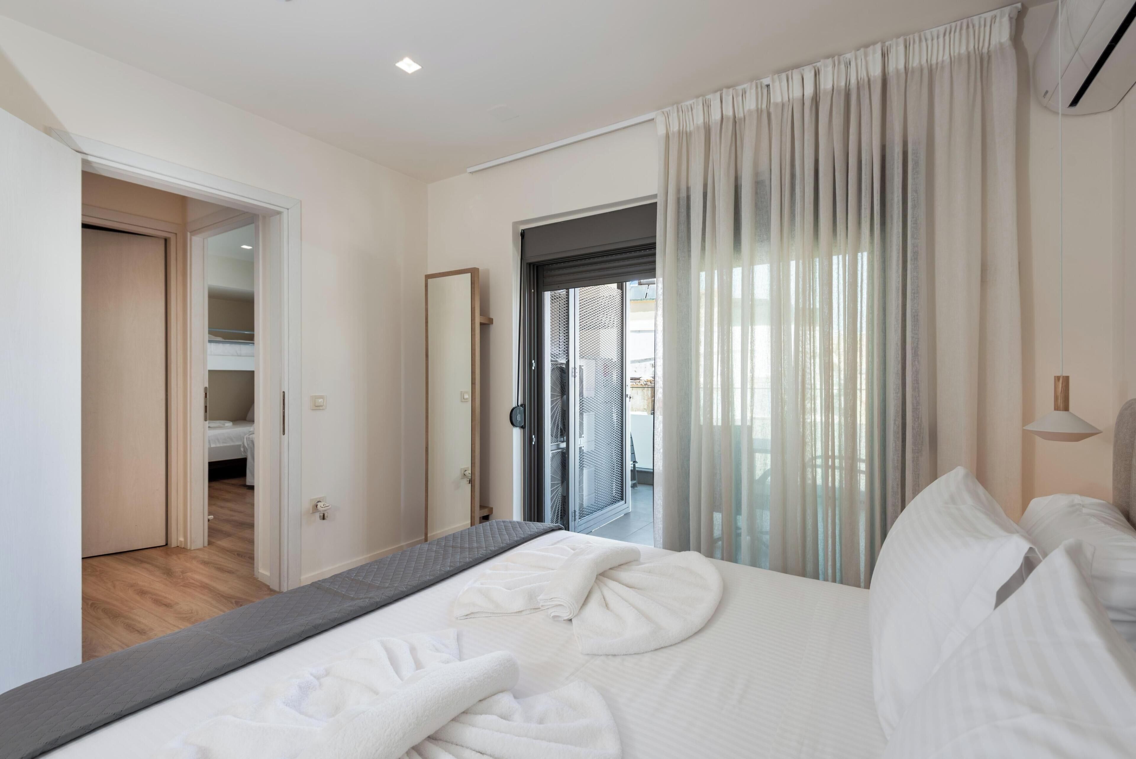 Duplex, City View | 1 bedroom, in-room safe, laptop workspace, blackout curtains