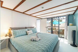 2 bedrooms, iron/ironing board, WiFi, bed sheets - La Buena Vida - 2BR Secret Beach Off Grid Escape (San Pedro)