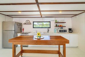 Private kitchen - La Buena Vida - 2BR Secret Beach Off Grid Escape (San Pedro)